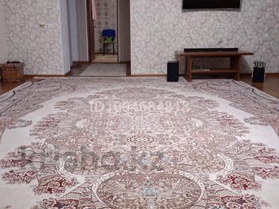 Үйдің бір бөлігі · 2 бөлме · 101 м² · 3 жүзд., Иманова 95 — Ажибай би, бағасы: 17 млн ₸ в Актобе, мкр Москва