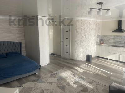 1-комнатная квартира · 50 м², Крылова 74 — Ауэзова,Набережная,Император,диагностический центр за 16 000 ₸ в Усть-Каменогорске, Ульбинский