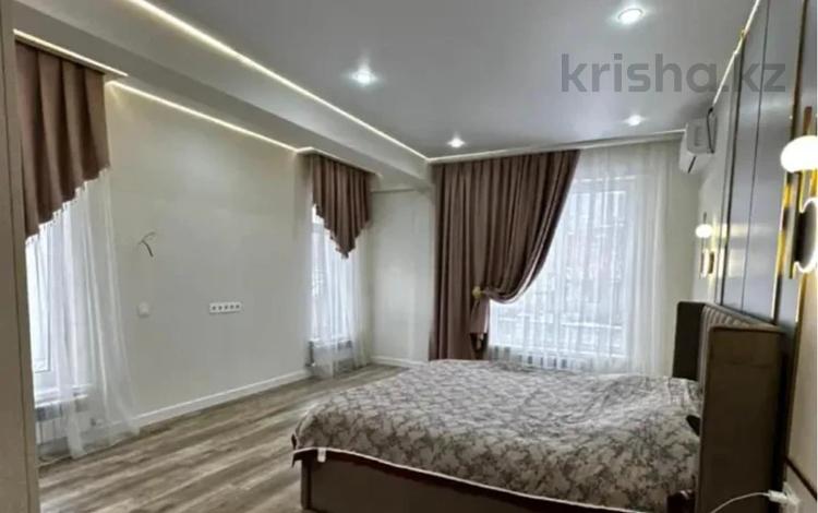 5-комнатная квартира · 248 м² · 3/3 этаж, Мангистауская 16 за 285 млн ₸ в Алматы, Медеуский р-н — фото 2