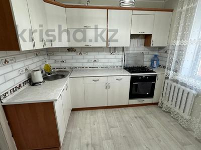 2-бөлмелі пәтер, 54 м², 5/5 қабат ай сайын, Абая 120а, бағасы: 180 000 〒 в Петропавловске