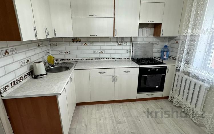 2-бөлмелі пәтер, 54 м², 5/5 қабат ай сайын, Абая 120а, бағасы: 180 000 〒 в Петропавловске — фото 2