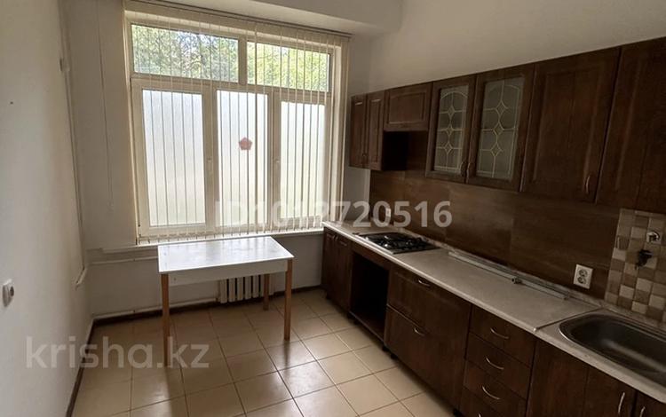 4-комнатная квартира · 145 м² · 1/3 этаж, мкр Кокмайса (Дорожник) 6 за 400 000 ₸ в Алматы, Жетысуский р-н — фото 2
