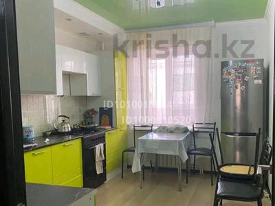 4-бөлмелі пәтер · 103 м² · 3/9 қабат, 10мкр 25дом — Возле 24 дома, бағасы: 37 млн ₸ в Аксае