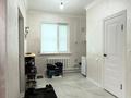 Жеке үй · 6 бөлме · 240 м² · 800 жүзд., Жұлдыз-3 ш/а., 12, бағасы: 45 млн ₸ в Атырау, мкр Жулдыз-3 — фото 6