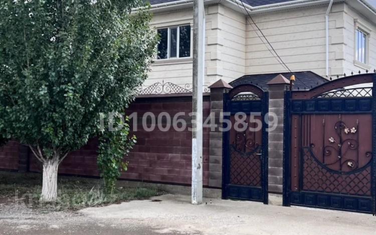 Отдельный дом · 3 комнаты · 130 м² · 10 сот., мкр Жастар 2 50 — улица Алматинская за 41 млн ₸ в Актобе, жилой массив Жанаконыс — фото 2