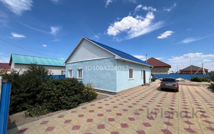 Отдельный дом · 3 комнаты · 120 м² · 8 сот., мкр Жулдыз-3, Ахмет Айгалиева 29 за 28 млн ₸ в Атырау — фото 2