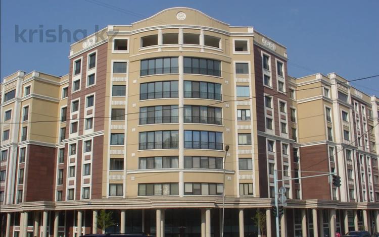 3-комнатная квартира · 136 м² · 9/9 этаж, Калдаякова за 136 млн ₸ в Алматы, Медеуский р-н — фото 2