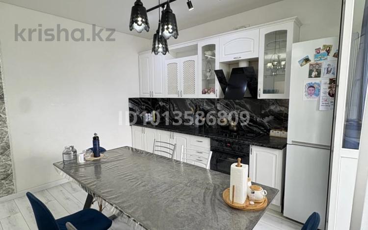 3-бөлмелі пәтер · 76 м² · 3/5 қабат, Желтоқсан 1/6 — Рядом с рынком Караван, бағасы: 250 000 ₸ в Уральске — фото 2