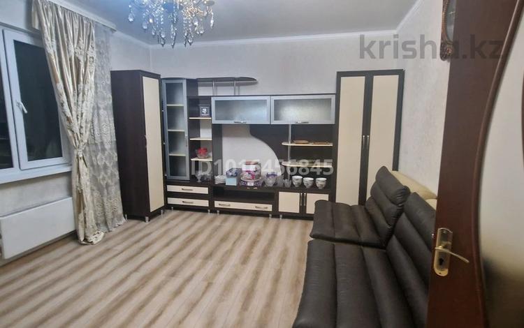 2-комнатная квартира · 66 м² · 3/5 этаж, мкр Кокжиек 42 за 270 000 ₸ в Алматы, Жетысуский р-н — фото 2