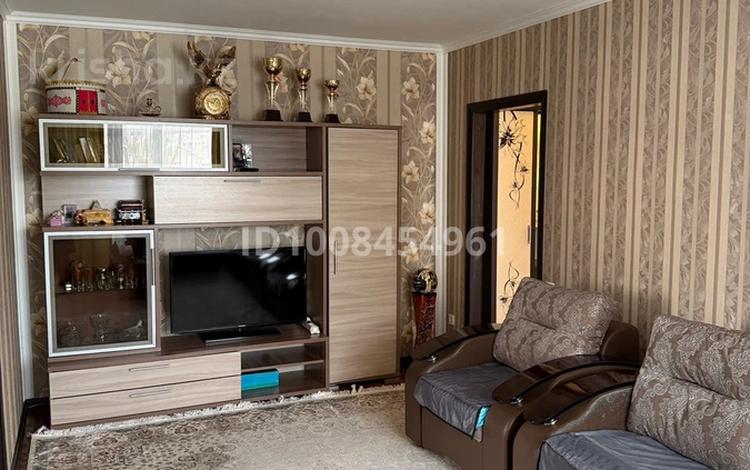 3-бөлмелі пәтер · 58 м² · 3/5 қабат, 3 микрорайон 12 дом, бағасы: 11 млн ₸ в Степногорске — фото 2
