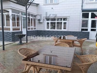 6-бөлмелі пәтер · 500 м² · 2/2 қабат, Алпысбаева 64, бағасы: 5 000 ₸ в Шымкенте, Туран р-н