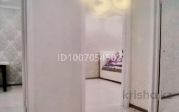3-комнатная квартира · 62.5 м² · 1/5 этаж, Ул.Мендалиева 2 за 22 млн ₸ в Уральске — фото 2