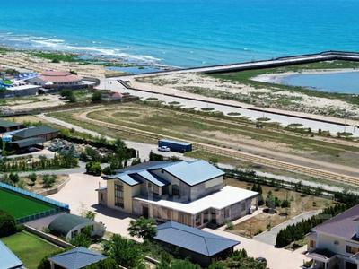 Отдельный дом · 8 комнат · 750 м² · 750 сот., мкр "Самал 2" 3 — На первой береговой линий за 750 млн 〒 в Актау, мкр "Самал 2"