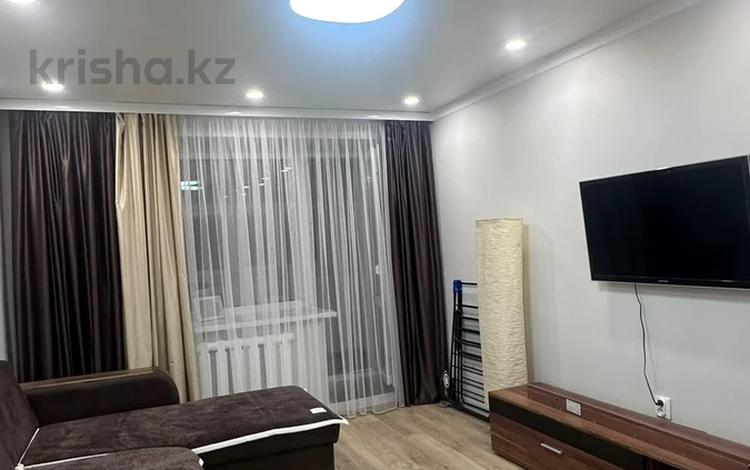 3-комнатная квартира · 55 м² · 3/5 этаж, мкр Михайловка , мкр Михайловка, улица Аманжолова 3 за 33.4 млн ₸ в Караганде, Казыбек би р-н — фото 2
