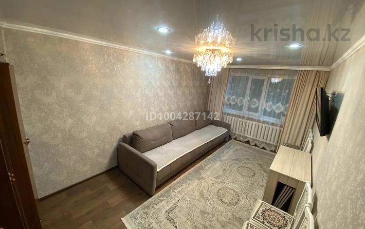 3-бөлмелі пәтер · 60.6 м² · 1/5 қабат, Майкудук, 11а микрорайон 10 — Ориентеровочно дом находится около новой поликлиники, бағасы: 16 млн ₸ в Караганде, Алихана Бокейханова р-н — фото 2