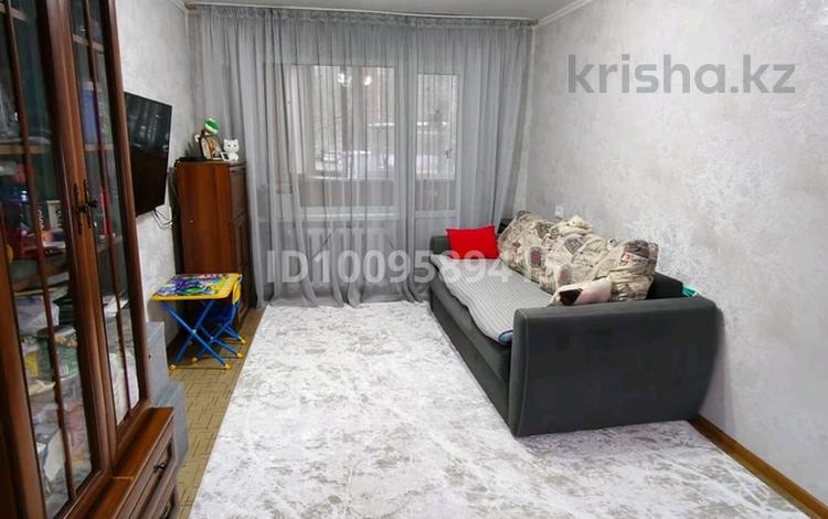 1-комнатная квартира · 33 м² · 2/5 этаж, 8 микрорайон за 9.3 млн ₸ в Темиртау — фото 2