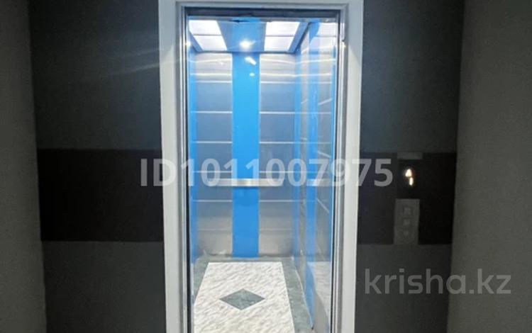 3-комнатная квартира · 77.8 м² · 5/7 этаж, Маметова 95 за 48 млн 〒 в Уральске, мкр Школьник — фото 2