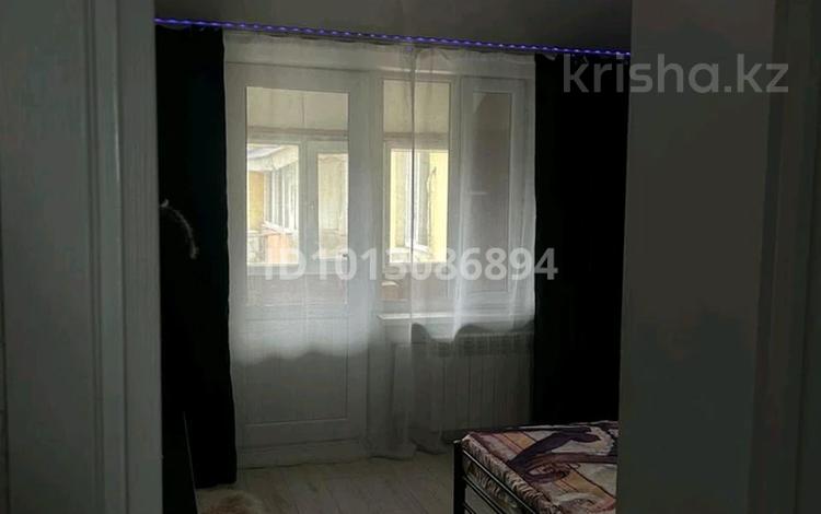 2-бөлмелі пәтер · 65 м² · 6/6 қабат, мкр Аксай-4 16А, бағасы: 300 000 ₸ в Алматы, Ауэзовский р-н — фото 2