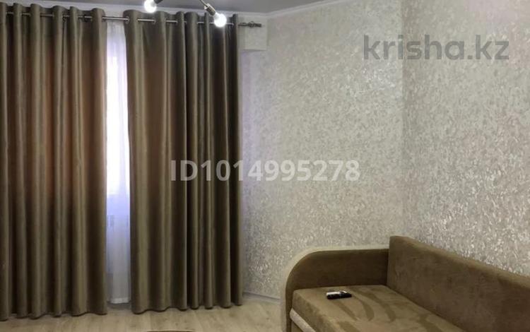 2-комнатная квартира · 60 м² · 1/10 этаж, 16-й мкр 33/8, 63, 63/1, 63/2 — 16 микрорайон, дом 63/1 за 210 000 ₸ в Актау — фото 2
