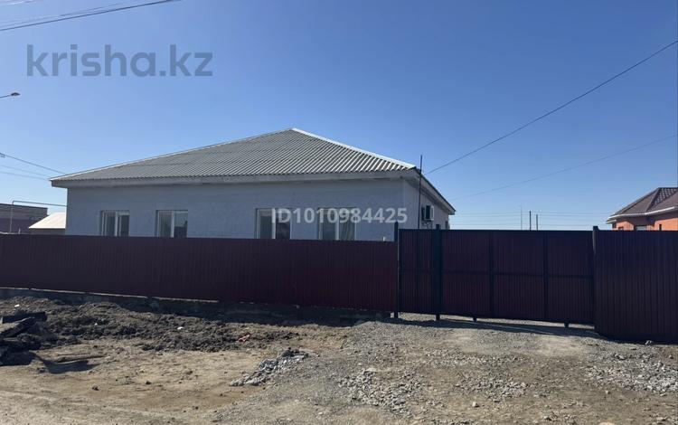 Отдельный дом · 4 комнаты · 139.4 м² · 174.4 сот., мкр Жулдыз-2, Урыс Хан за 25 млн ₸ в Атырау — фото 2