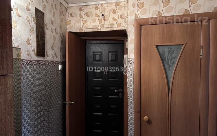 3-комнатная квартира · 48 м² · 3/5 этаж, Майкудук, 17й микрорайон 40 — Магнитогорская, Кузембаева, задний двор супермаркета «Южный» за 120 000 ₸ в Караганде, Алихана Бокейханова р-н — фото 2