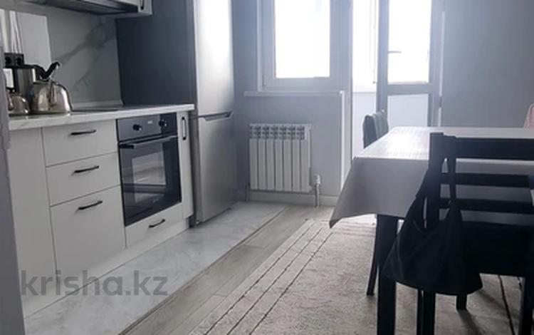 1-комнатная квартира · 40 м² · 3/13 этаж, Есенова за 220 000 ₸ в Алматы, Жетысуский р-н — фото 2