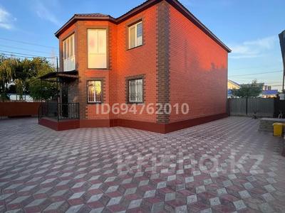 Продажа домов и дачи в Атырауской обл.: Отдельный дом · 5 комнат · 200 м² · 10 сот., мкр Атырау, Шманова за 65 млн 〒 Отдельный дом · 5 комнат · 200 м² · 10 сот., мкр Атырау, Шманова за 65 млн 〒