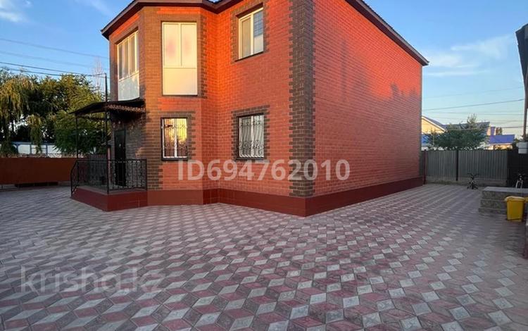Отдельный дом · 5 комнат · 200 м² · 10 сот., мкр Атырау, Шманова за 55 млн ₸ — фото 2