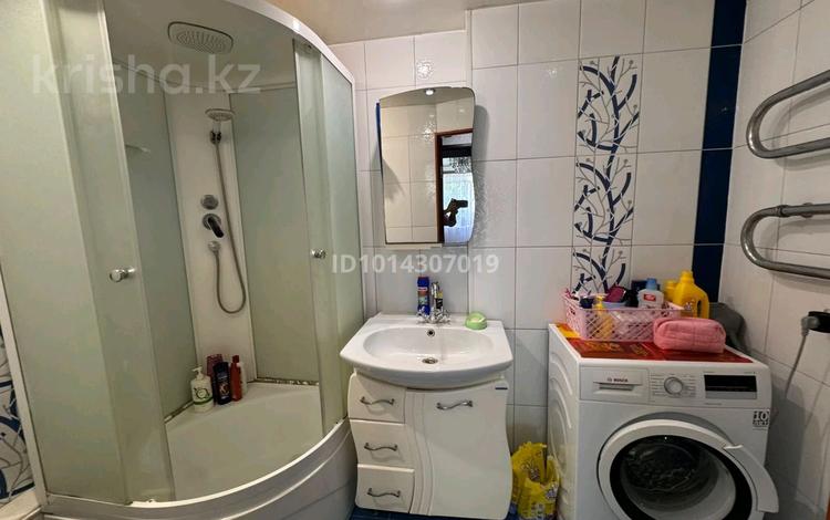 3-бөлмелі пәтер · 63 м² · 2/5 қабат, Комсомольский 31 — Меркурий кафе махаббат, бағасы: 16.5 млн ₸ в Рудном — фото 2