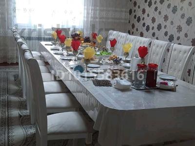 Отдельный дом · 5 комнат · 170 м² · 8 сот., Сарыбас акын 40 за 30 млн ₸ в Таразе