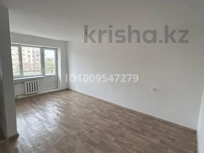 1-комнатная квартира · 30.8 м² · 3/5 этаж, мкр Комсомольский 5 за 7.9 млн 〒 в 