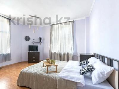 3-комнатная квартира · 120 м² · 1/5 этаж, Абая 108 — Универмаг за 35 000 〒 в Уральске