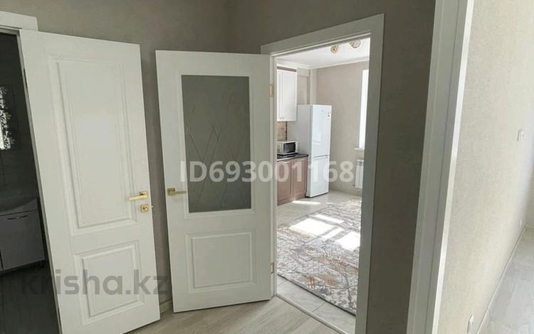 1-бөлмелі пәтер, 50 м², 2/12 қабат ай сайын, Алтыбакан 1, бағасы: 180 000 〒 в Астане, Алматы р-н — фото 2