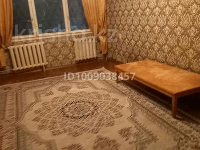 3-комнатная квартира · 60 м² · 1 этаж, Айбергенова 1 — По улице Айбергенова, рядом Шымкент Плаза за 180 000 〒 в Аль-Фарабийский р-н