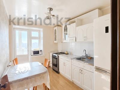 4-бөлмелі пәтер · 70 м² · 9/9 қабат, Курмангазы 161 — Магазин Школьник, бағасы: 200 000 ₸ в Уральске