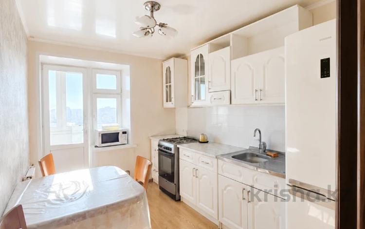 4-бөлмелі пәтер · 70 м² · 9/9 қабат, Курмангазы 161 — Магазин Школьник, бағасы: 200 000 ₸ в Уральске — фото 6