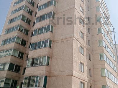 3-комнатная квартира, 95 м², 4/10 этаж, Чингиза Айтматова за 24.5 млн 〒 в Астане, Нура р-н