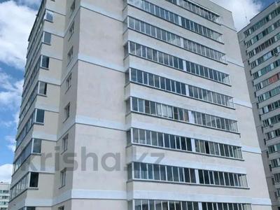 3-комнатная квартира, 95 м², 4/10 этаж, Чингиза Айтматова за 23.8 млн 〒 в Астане, Нура р-н