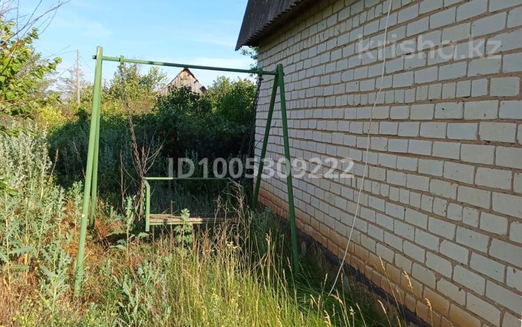 Дача · 3 комнаты · 35 м² · 6.5 сот., Дачная за 1.3 млн ₸ в Уральске — фото 2