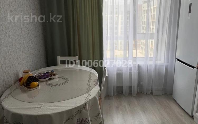 2-бөлмелі пәтер · 60 м² · 8/17 қабат, Шамши Калдаяков 58, 58/1, 58/2 — Тынышбайұлы, Нажимеденов, бағасы: 250 000 ₸ в Астане, Сарайшык р-н — фото 2