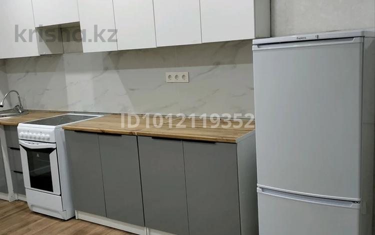 2-бөлмелі пәтер · 65 м² · 3/5 қабат, Акадeмическая 9/10, бағасы: 170 000 ₸ в Караганде — фото 2