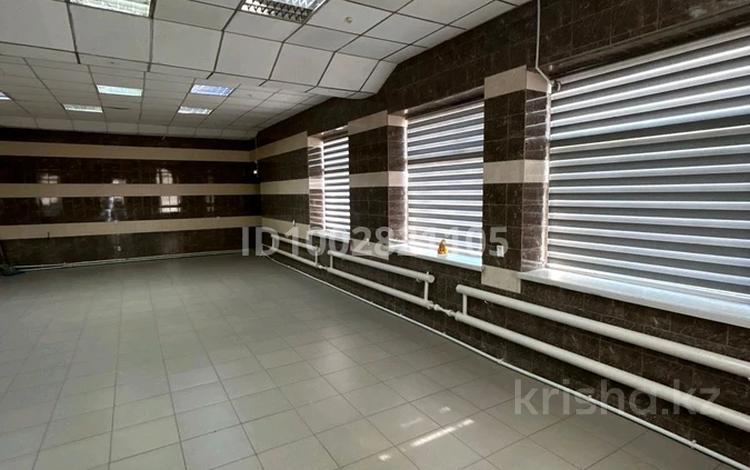 Магазины и бутики, салоны красоты, медцентры и аптеки · 150 м² за 525 000 ₸ в Темиртау — фото 2