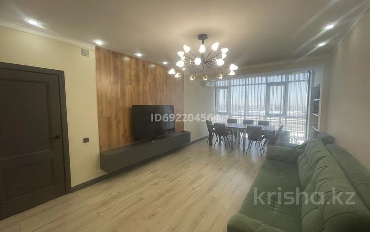 3-комнатная квартира, 90 м², 13/13 этаж помесячно, Толе би 189/3 — Толе би/Жарокова