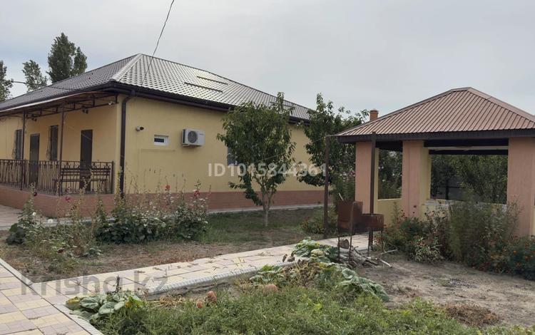 Отдельный дом · 3 комнаты · 170 м² · 10 сот., мкр Атырау-2, Байтерек 18 за 63 млн ₸ в мкр	Атырау-2 — фото 2