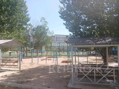1-комнатная квартира · 60 м² · 1/5 этаж, Мкр. Байтерек 7 — Детский городской больницаның арты, Інжу балабақшаның жаны за 12 млн 〒 в Таразе