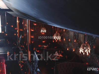 Готовый действующий бизнес. Караоке,лаундж, бар, кафе, терасса. · 450 м², бағасы: 15 млн ₸ в Караганде, Казыбек би р-н