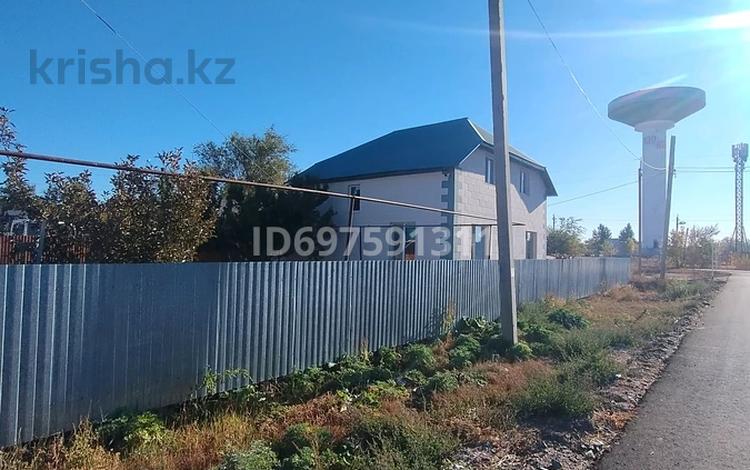 Жеке үй · 4 бөлме · 160 м² · 10 жүзд., Жайык — Водонапорная башня, бағасы: 35 млн ₸ в Аксае — фото 2