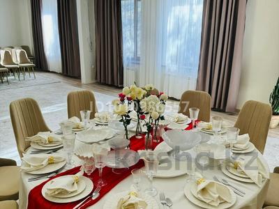 Дом · 5 комнат · 550 м², Момышулы 28/8 за 100 000 〒 в Астане, Алматы р-н