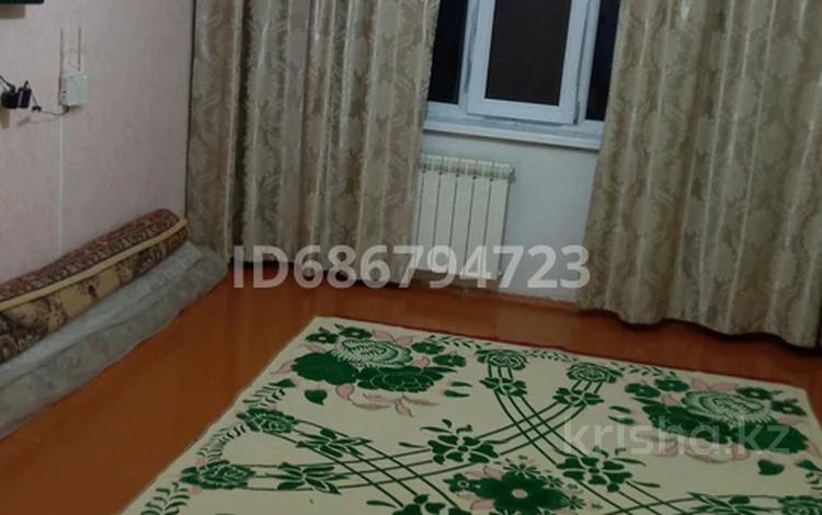 2-бөлмелі пәтер · 54 м² · 4/5 қабат, мкр Шанхай, Рыскулова 18 — Пожарский, бағасы: 13 млн ₸ в Актобе — фото 2