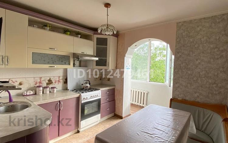 3-бөлмелі пәтер · 69 м² · 4/5 қабат, мкр Шанхай, Турар Рыскулова 10 — 40 школа, Рыскулова-Мира, бағасы: 17 млн ₸ в Актобе — фото 2